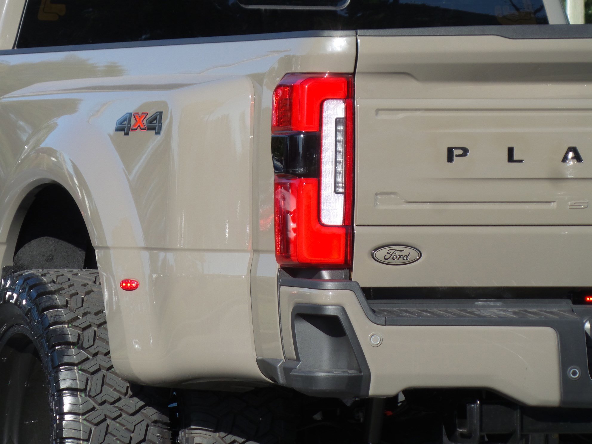 Used 2026 Ford F450 Platinum w/ Platinum Plus Package image 25