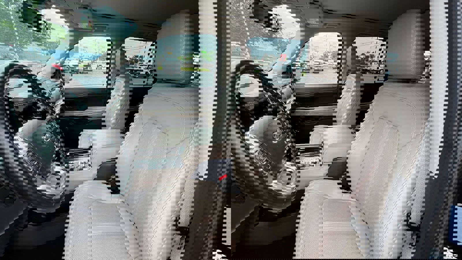 Used 2023 Ford Expedition Max Limited image 18