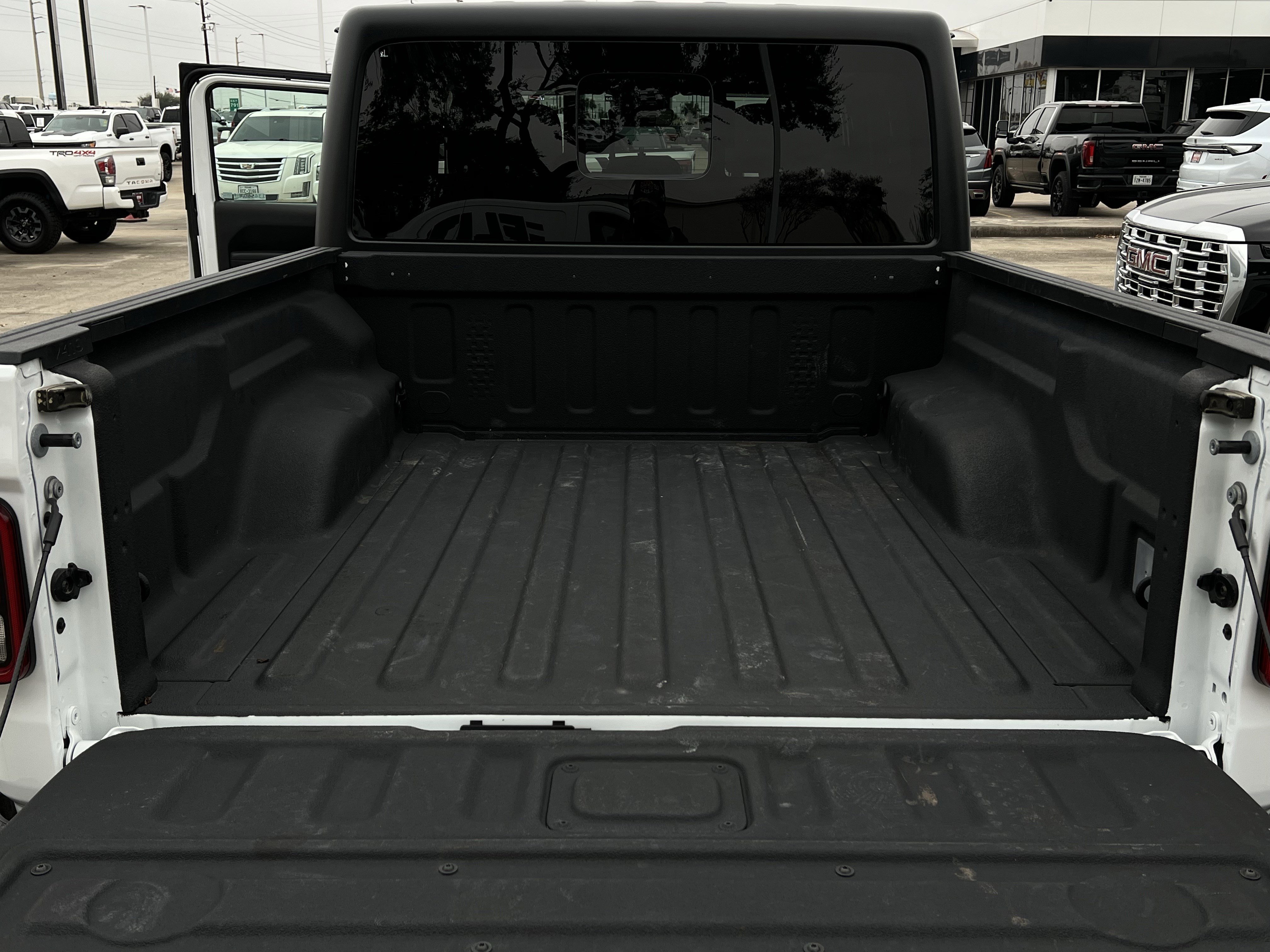 Used 2024 Jeep Gladiator Sport image 28