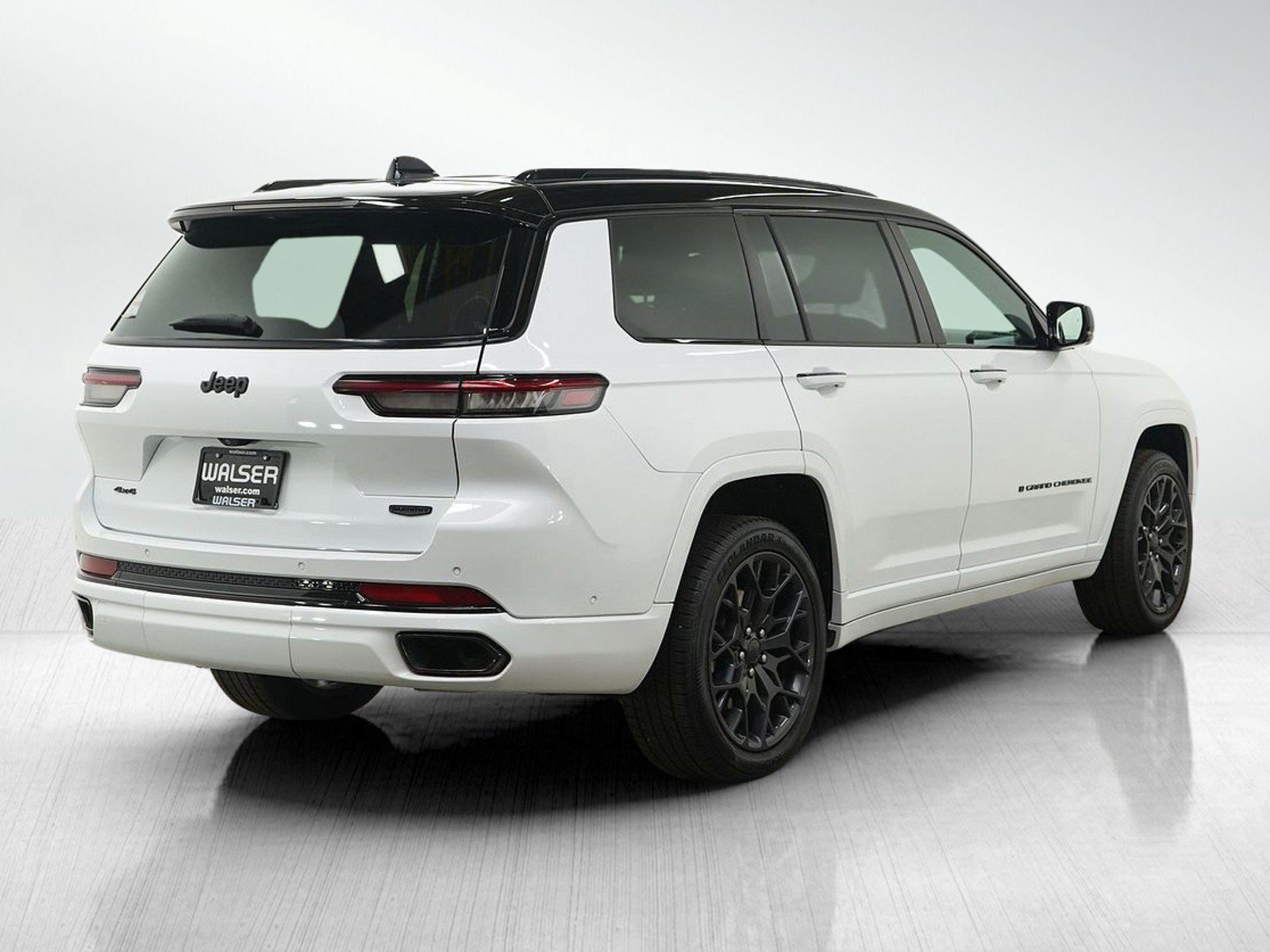 Used 2023 Jeep Grand Cherokee L Summit image 5