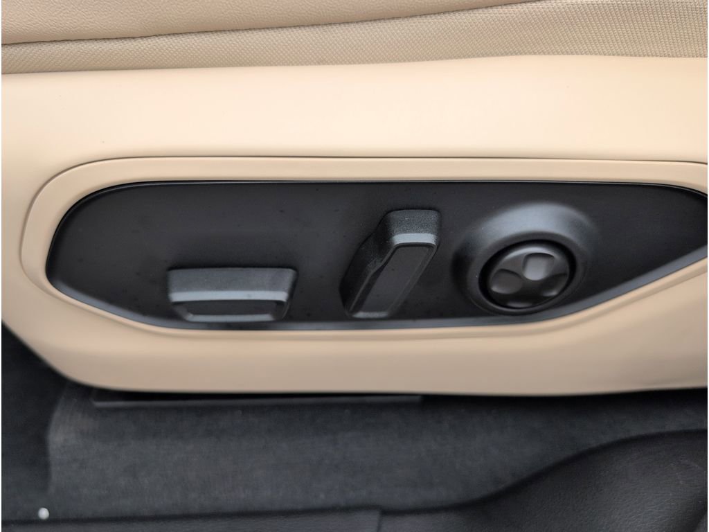 New 2025 Jeep Grand Cherokee Limited w/ Luxury Tech Group II image 11