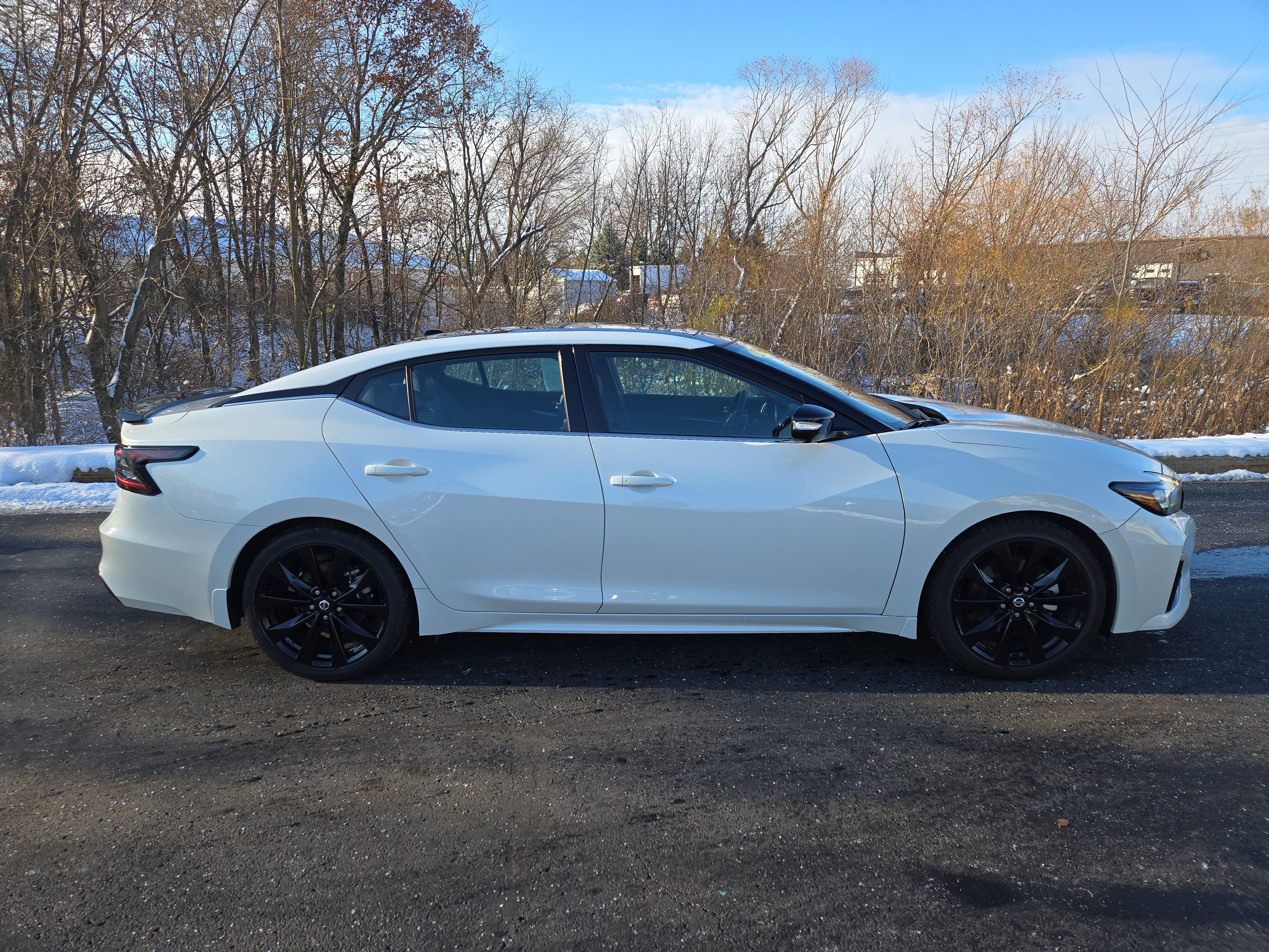 Used 2021 Nissan Maxima SR w/ Sport Mat Group image 2