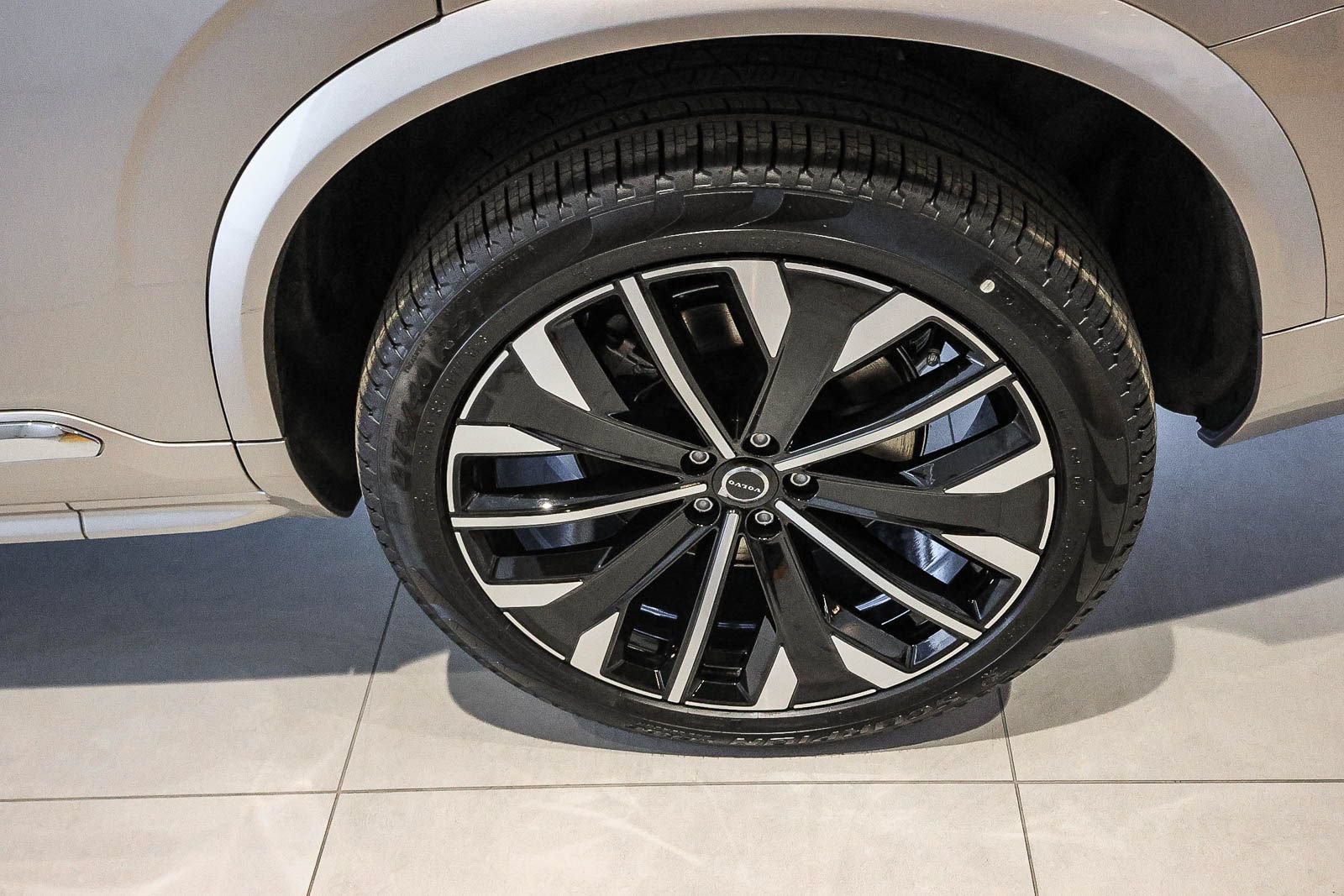 New 2026 Volvo XC90 T8 Ultra w/ Lounge Package AWD/4WD image 9