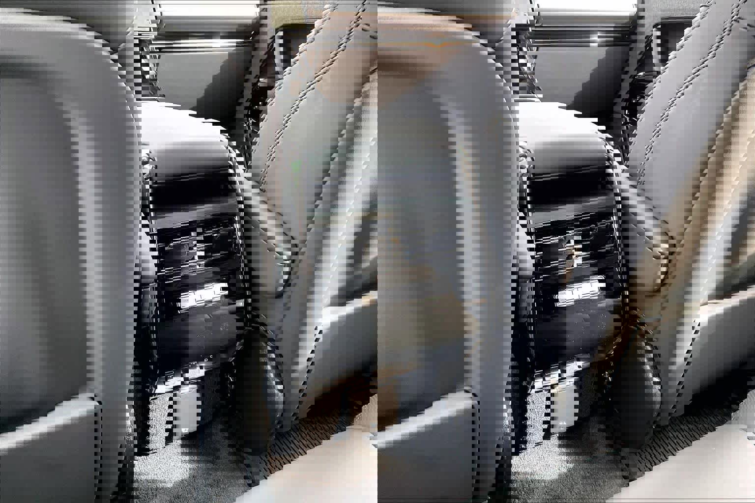 New 2025 Land Rover Range Rover Sport Dynamic SE image 16