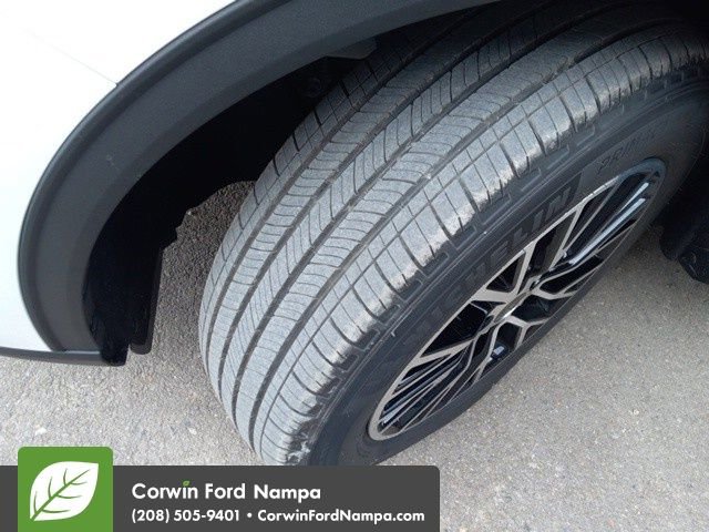 New 2025 Ford Escape SE w/ PHEV Premium Package image 34