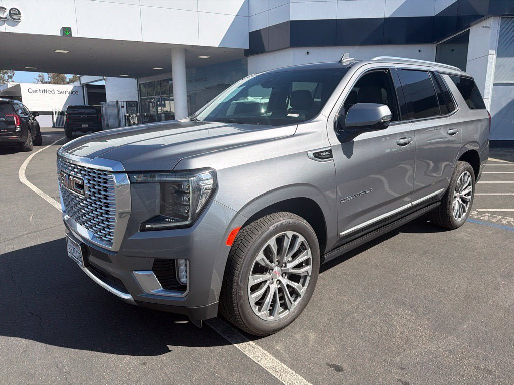Used 2021 GMC Yukon Denali w/ Denali Premium Package AWD/4WD image 2