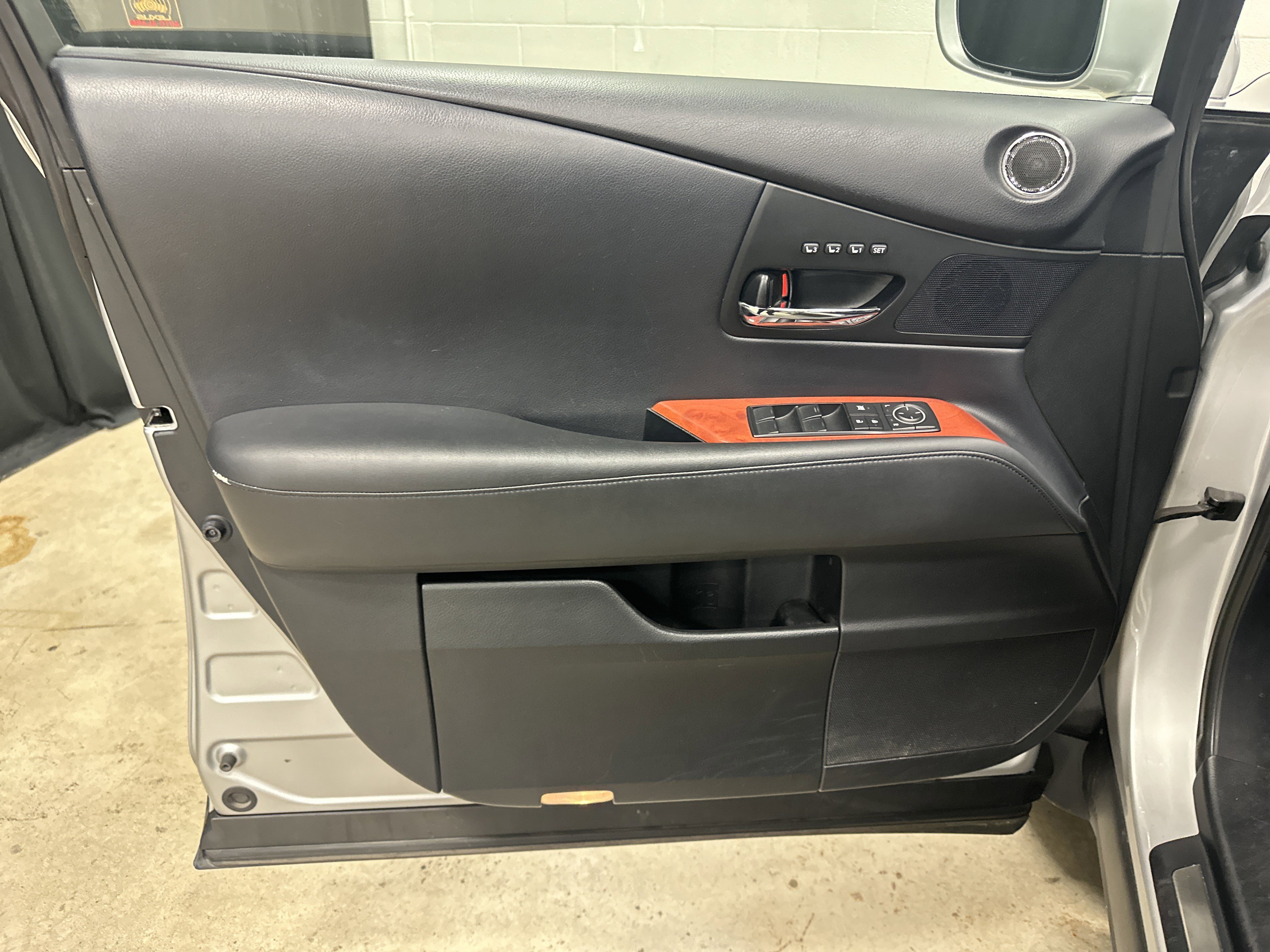 Used 2011 Lexus RX 450h AWD w/ Premium Pkg image 14