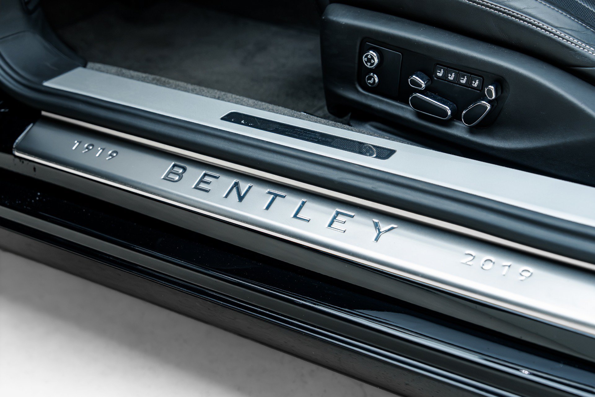 Used 2020 Bentley Continental GT V8 First Edition AWD/4WD image 35
