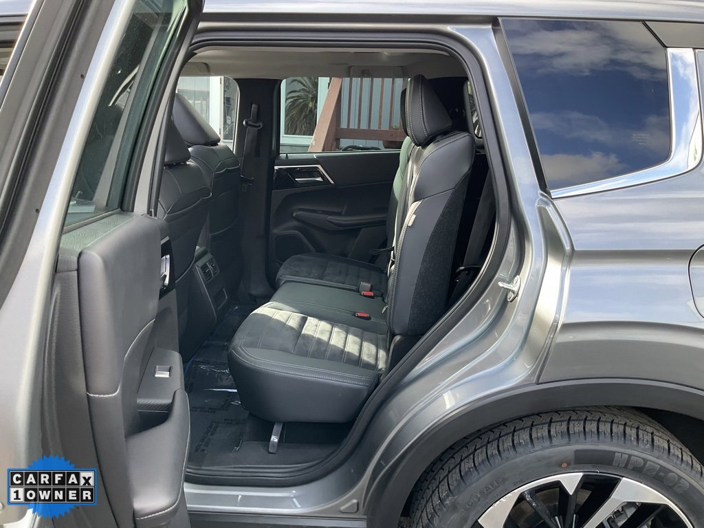 Used 2023 Mitsubishi Outlander SE image 26