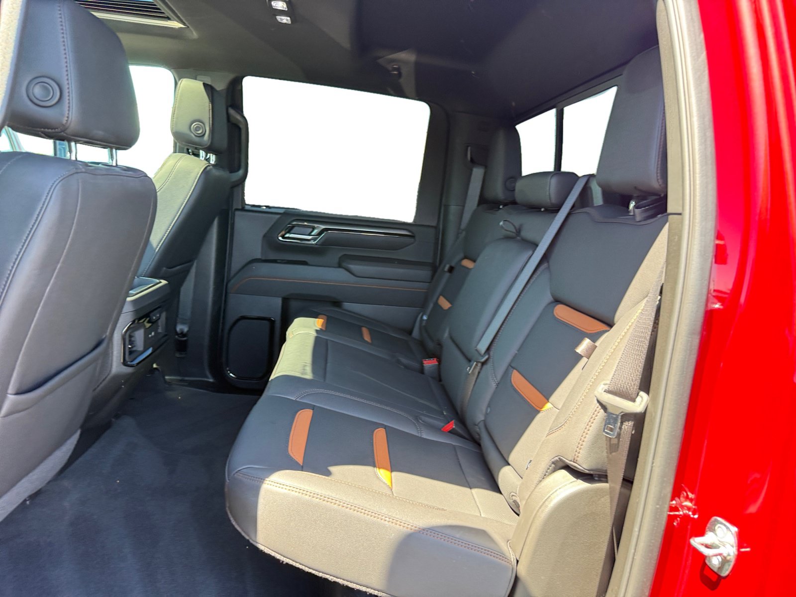 Used 2025 GMC Sierra 2500 AT4 w/ AT4 Premium Plus Package AWD/4WD image 16