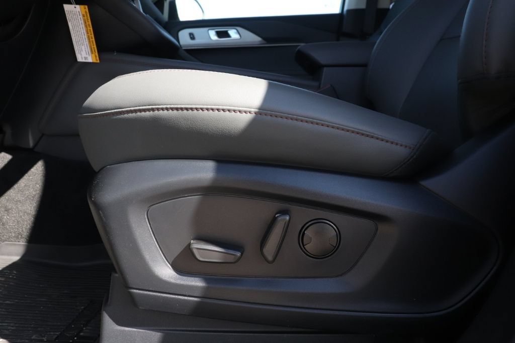 New 2026 Ford Explorer Active w/ Active Comfort Package AWD/4WD image 38