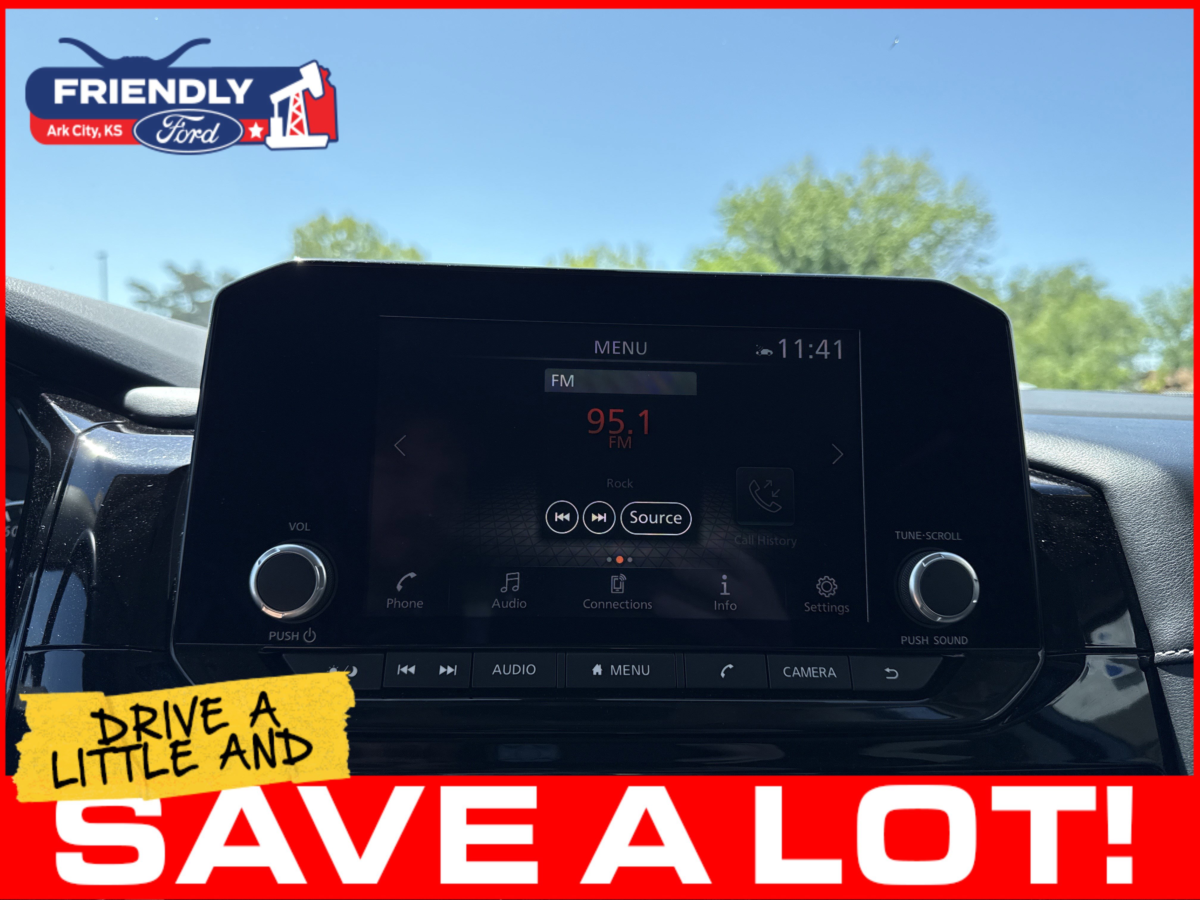 Used 2024 Nissan Pathfinder SV FWD image 15
