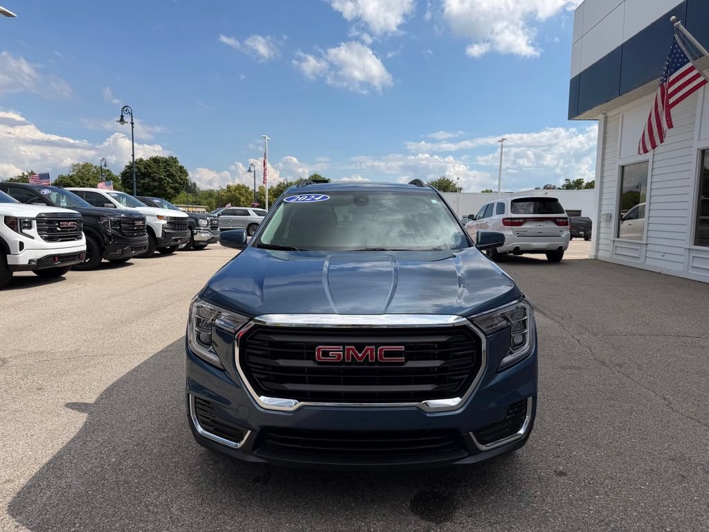 Certified 2024 GMC Terrain SLE w/ Driver Convenience Package AWD/4WD image 2