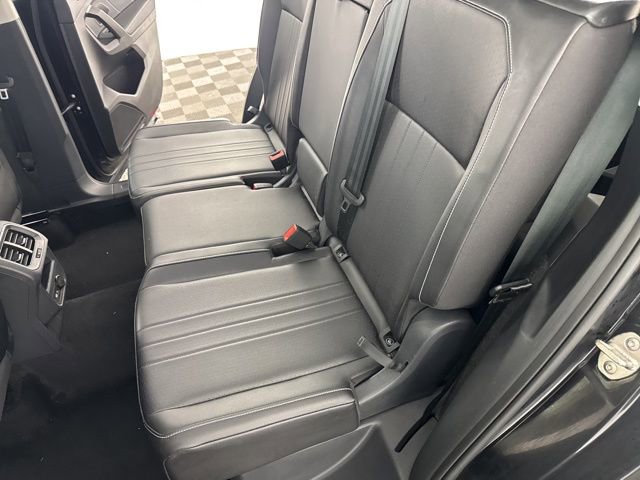 Used 2024 Volkswagen Tiguan SE image 25