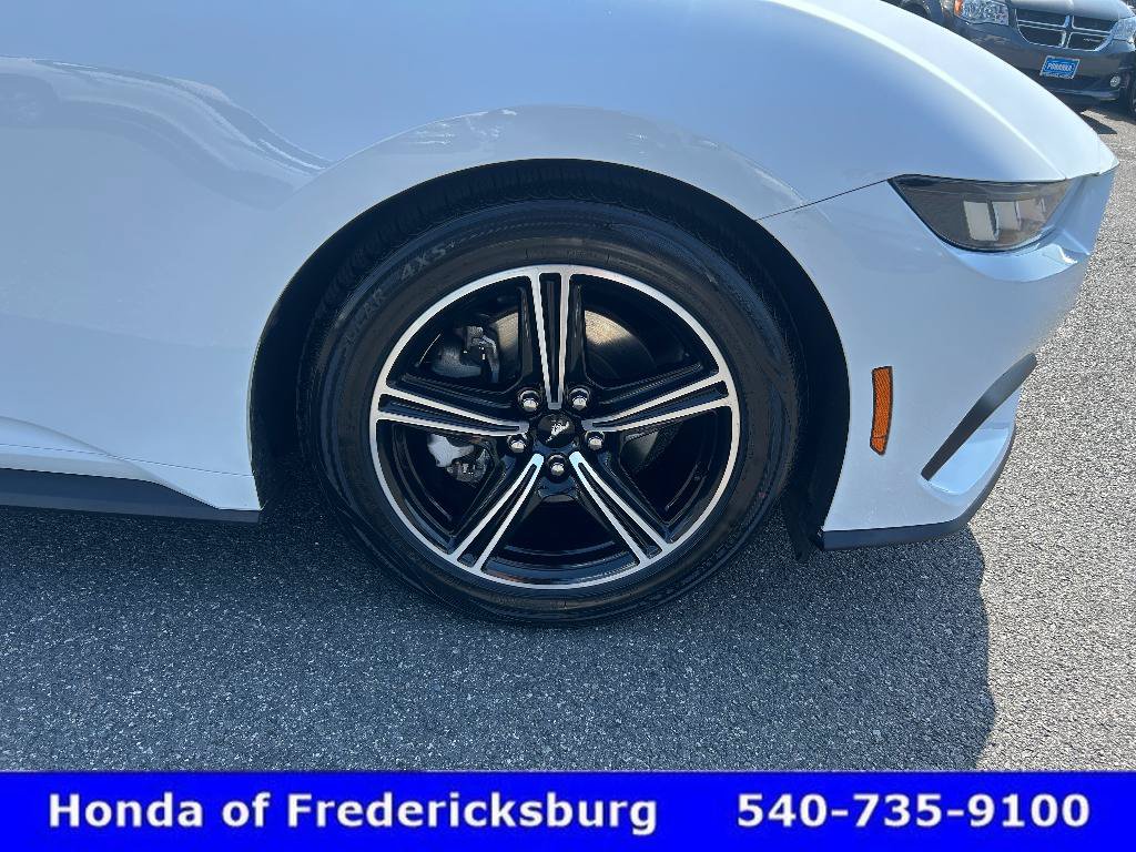 Used 2025 Ford Mustang Premium RWD image 29