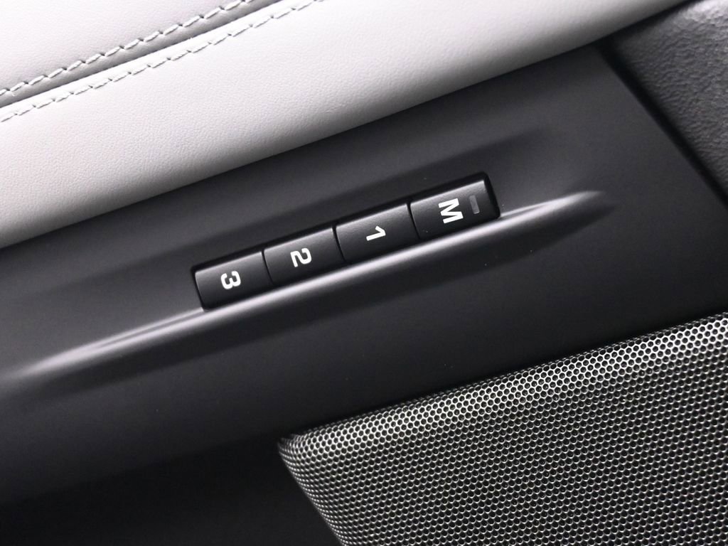 Used 2020 Land Rover Range Rover Evoque R-Dynamic HSE image 37