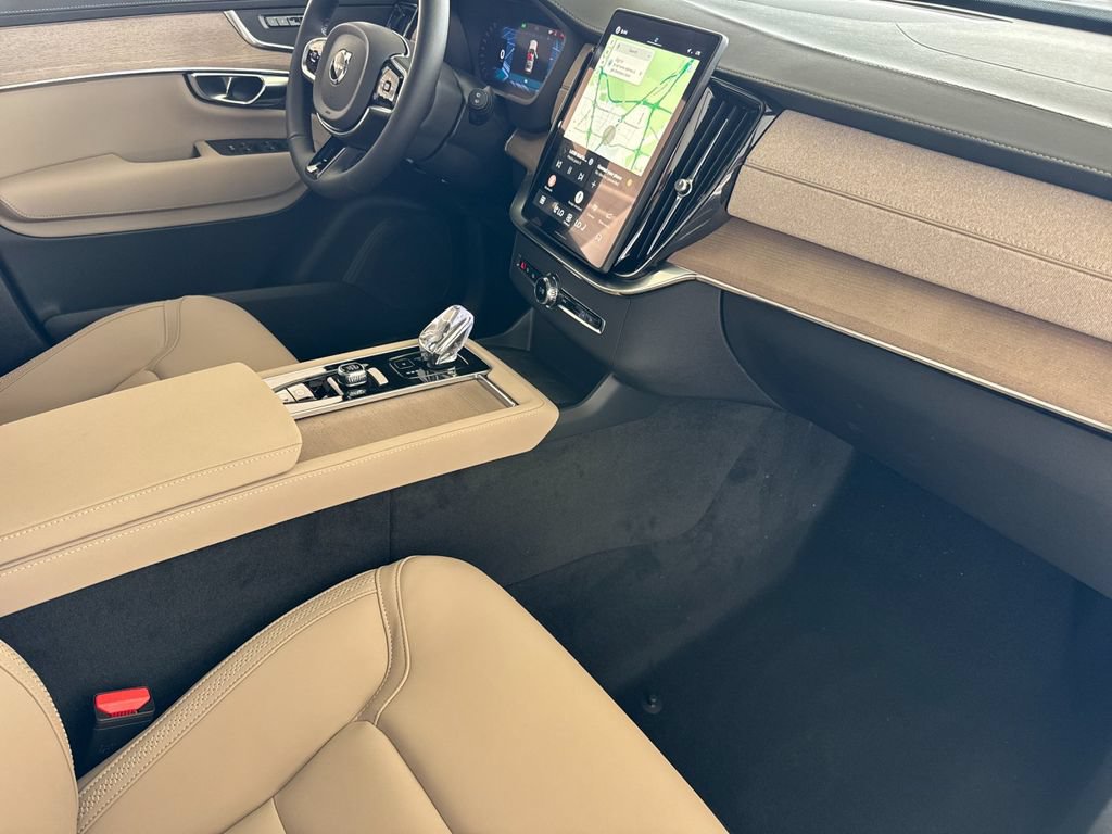 New 2026 Volvo XC90 B6 Plus AWD/4WD image 16