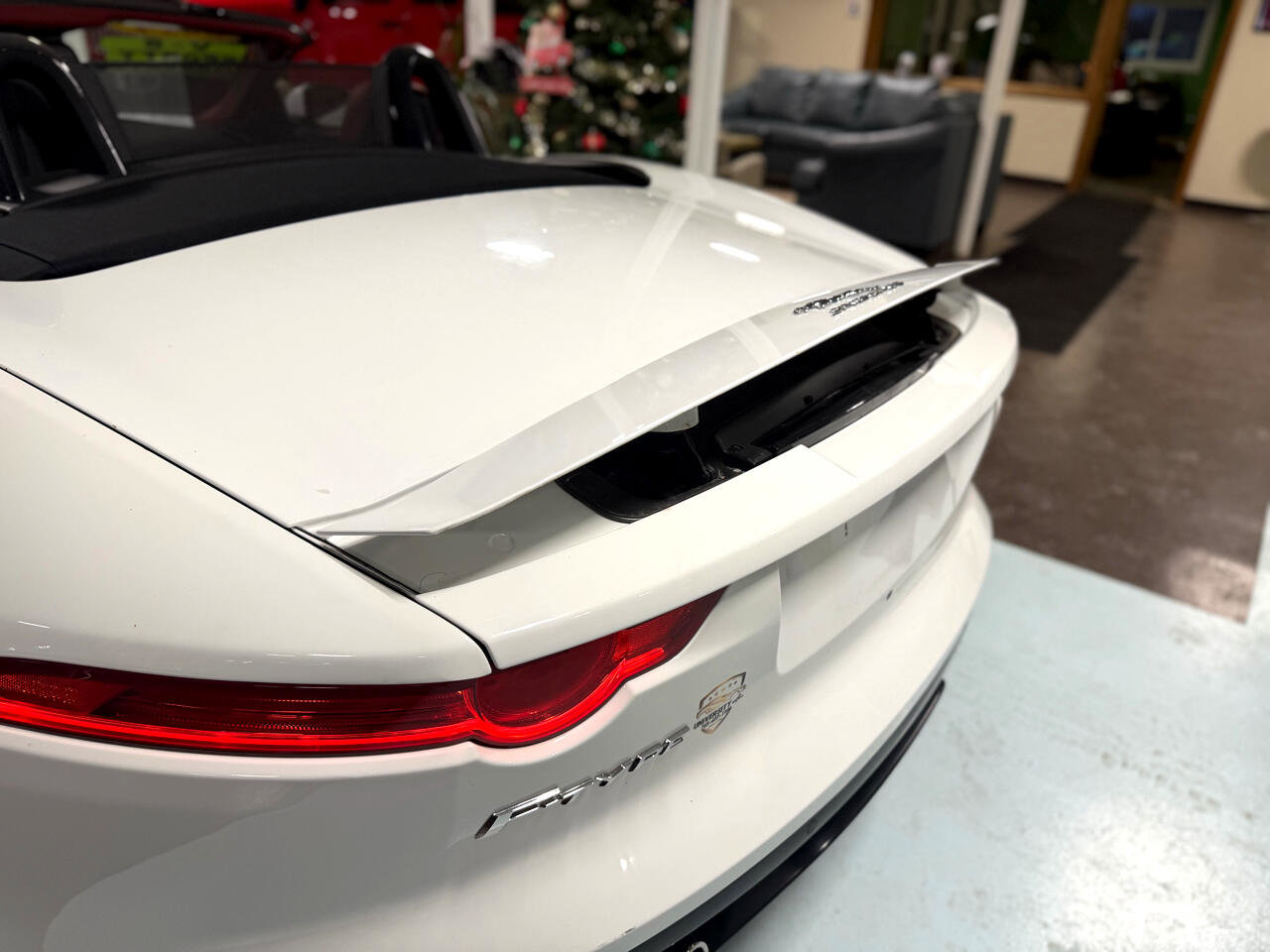 Used 2014 Jaguar F-TYPE S image 8