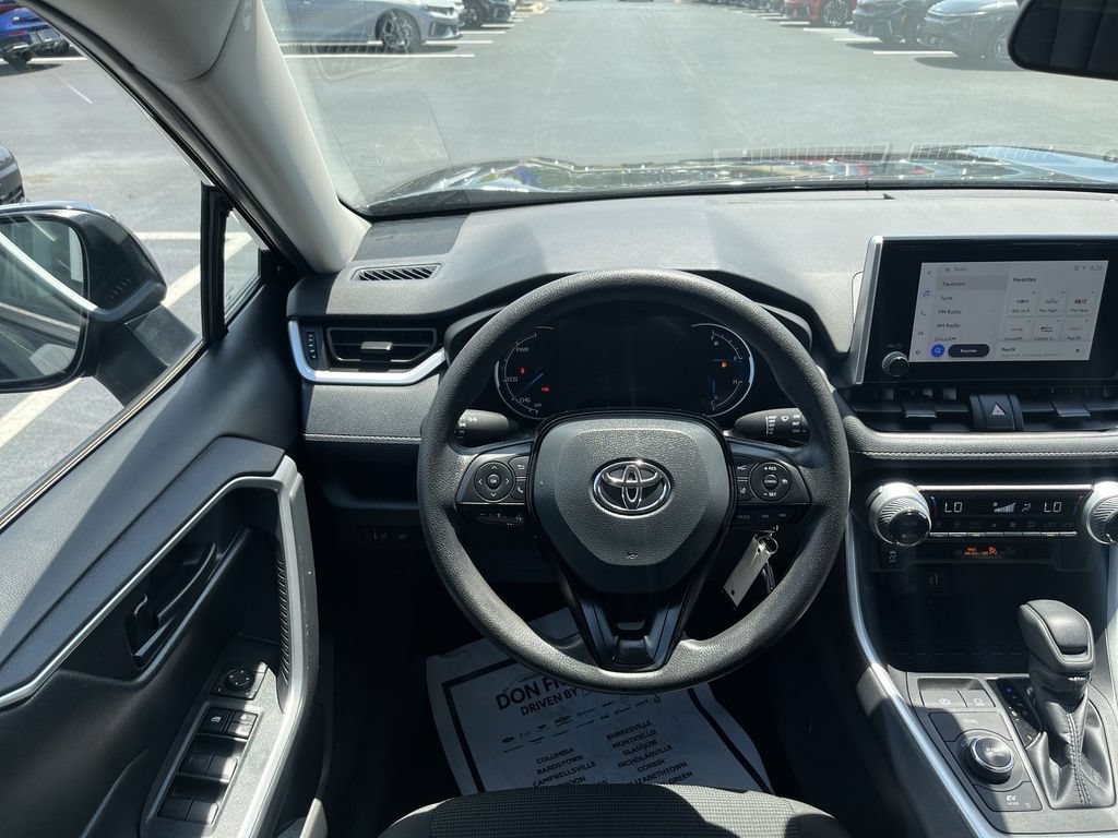 Used 2024 Toyota RAV4 LE AWD/4WD image 20