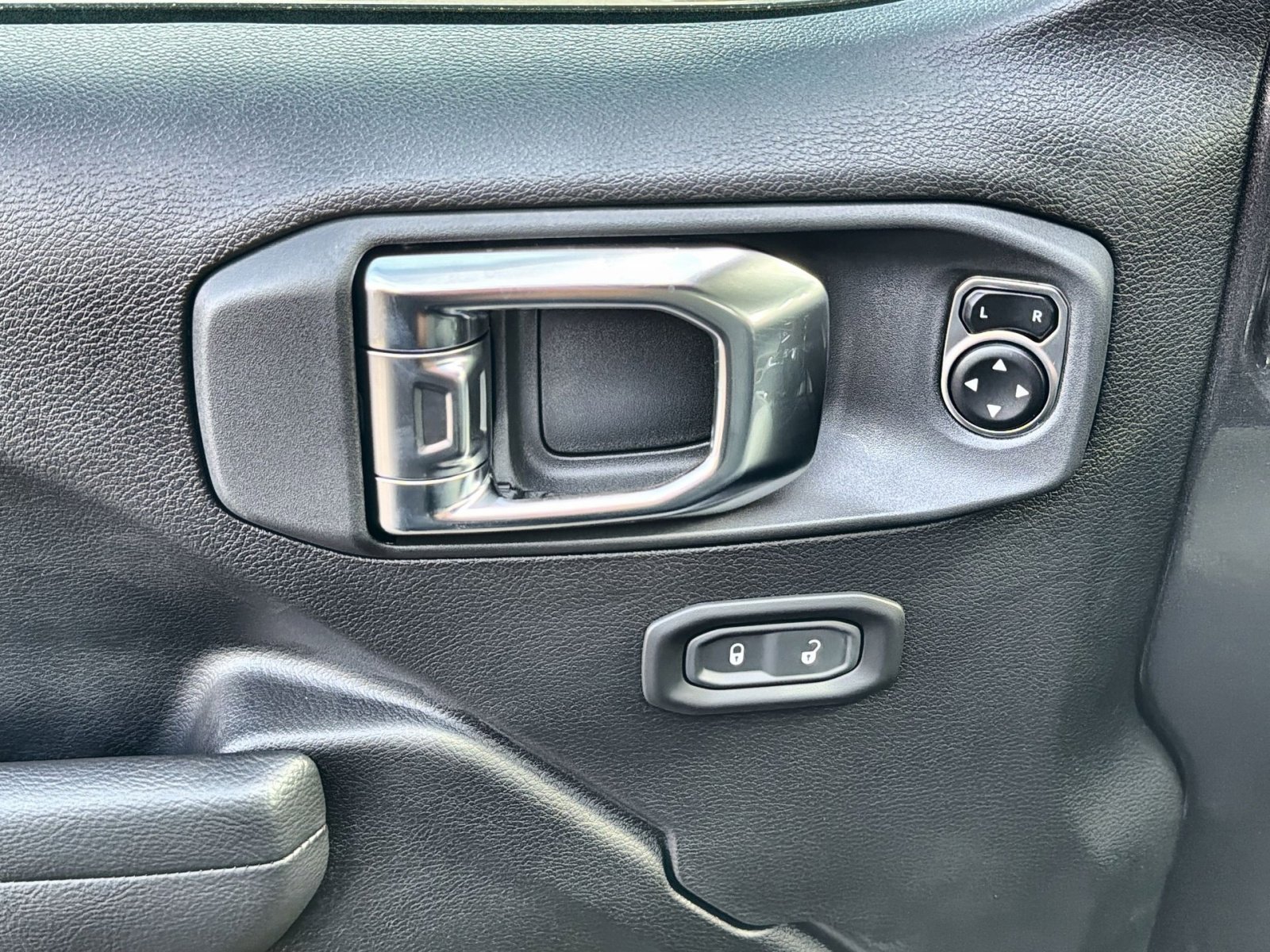 New 2025 Jeep Wrangler Willys image 15