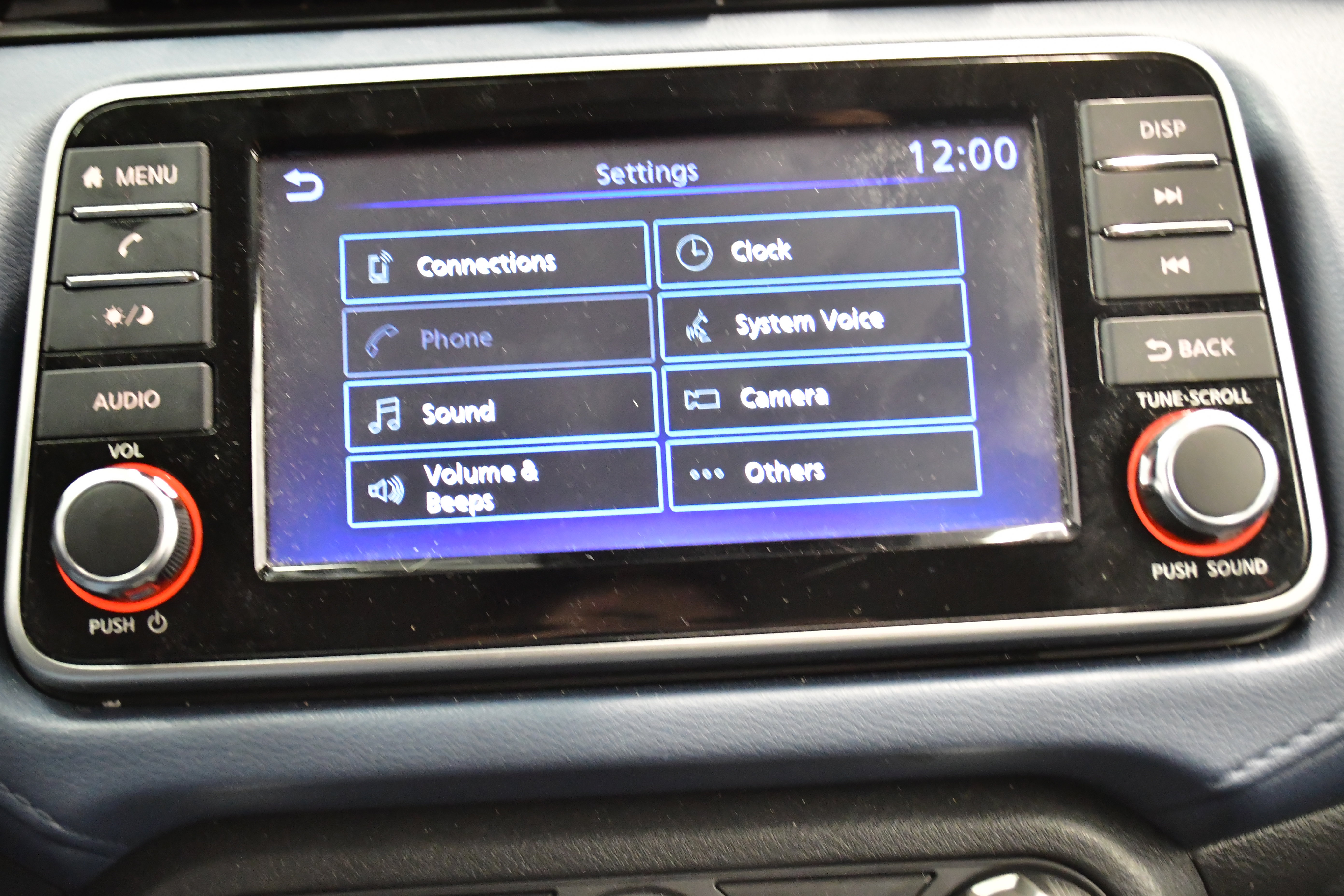 Used 2025 Nissan Versa SV image 25