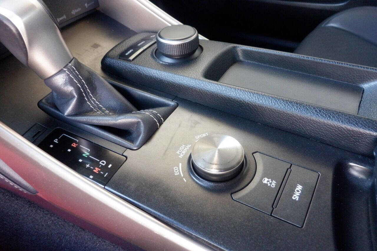 Used 2015 Lexus IS 250 Base 4dr Sedan image 25