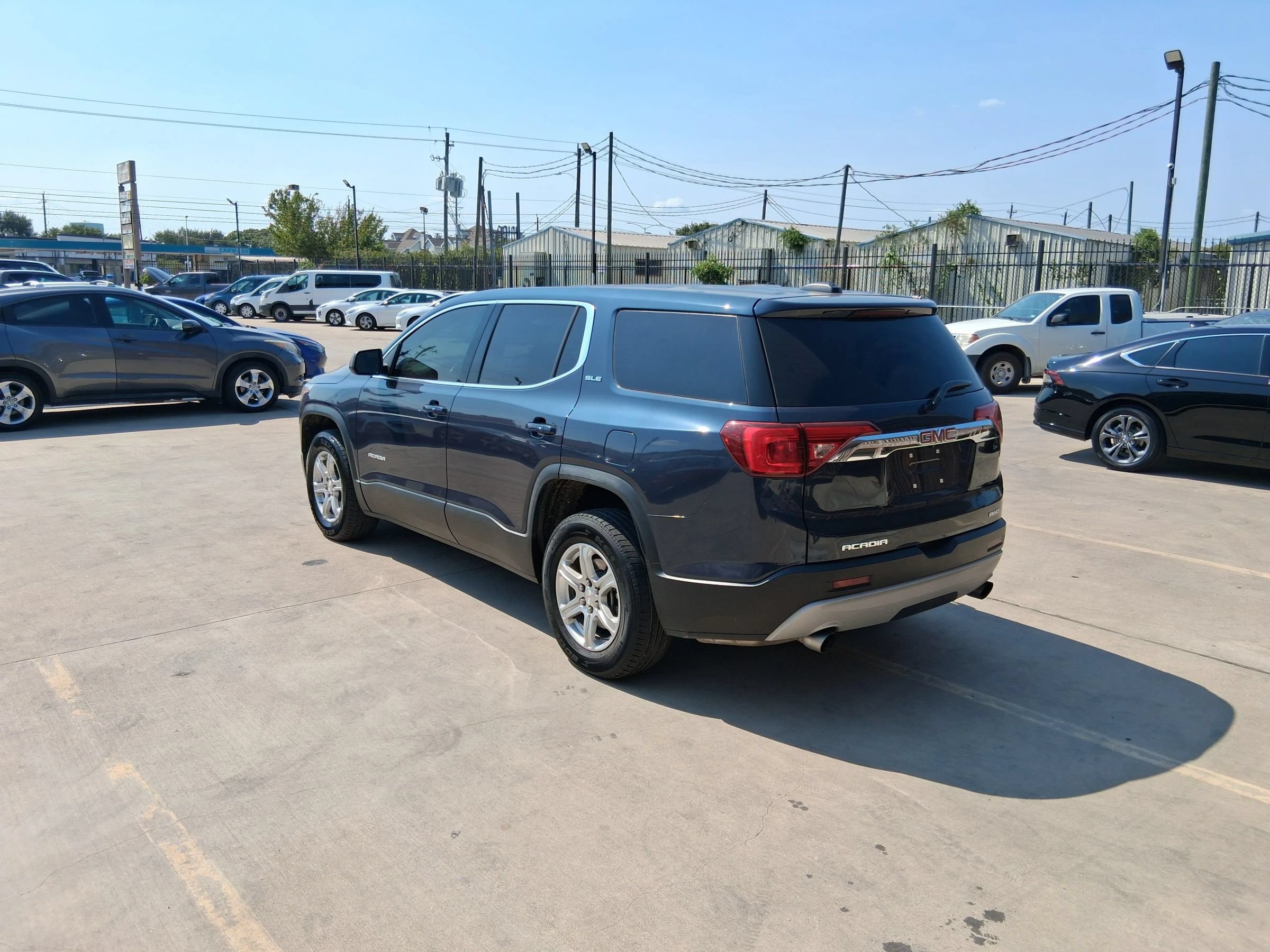 Used 2019 GMC Acadia SLE AWD/4WD image 4