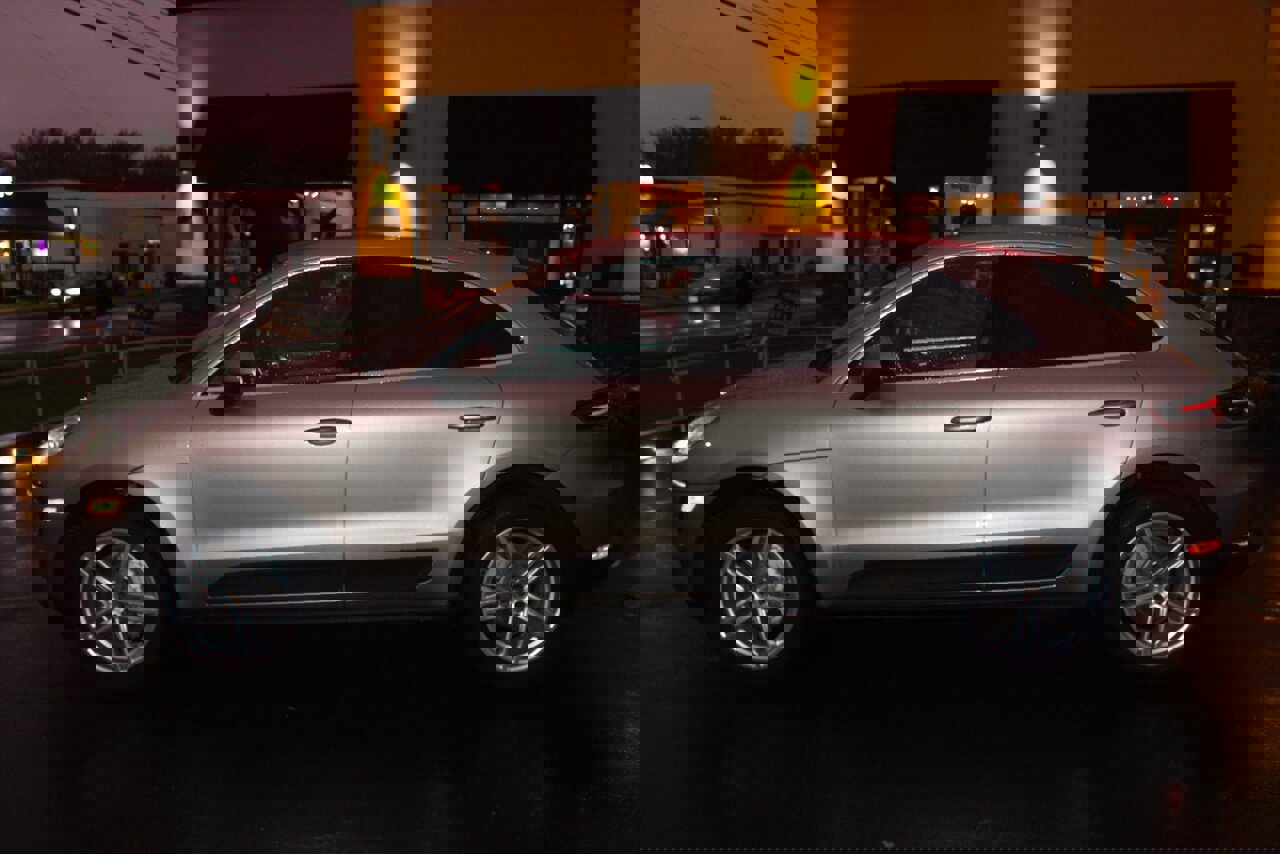 Used 2017 Porsche Macan S image 24