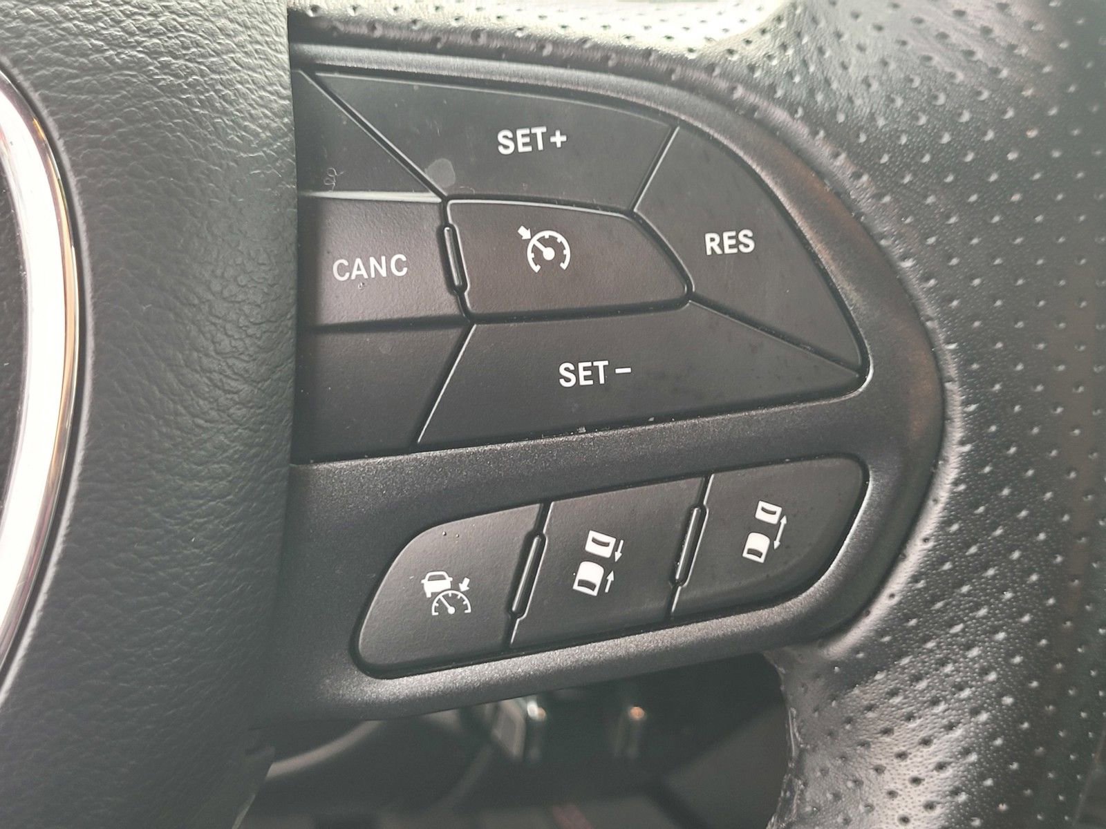 Used 2025 Dodge Durango GT AWD/4WD image 28