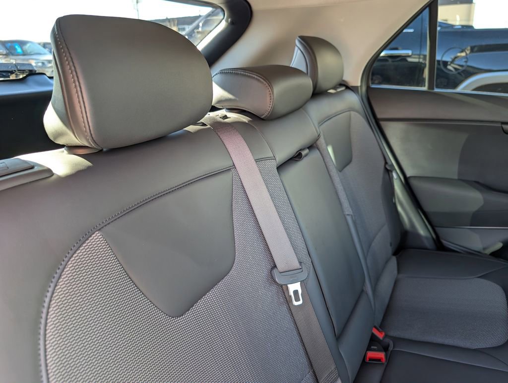 Certified 2023 Kia Niro EX image 17