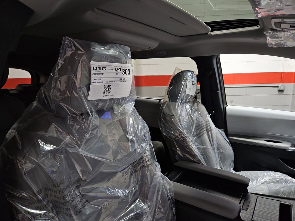 New 2026 Toyota Sienna XLE image 28