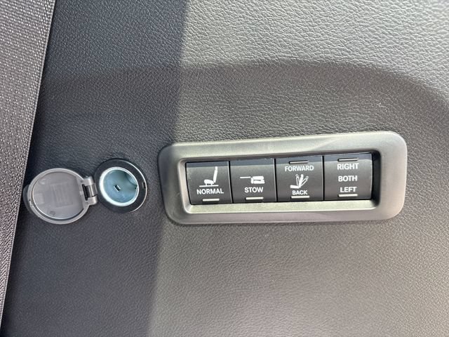 New 2027 Chrysler Pacifica Pinnacle AWD/4WD image 29