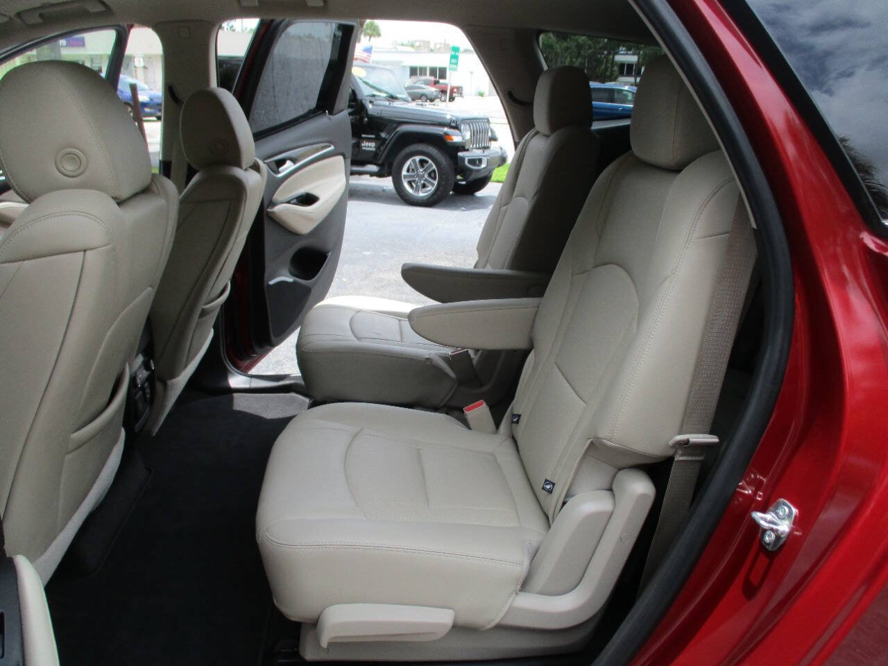 Used 2020 Buick Enclave Essence w/ LPO, Luxury Package FWD image 25