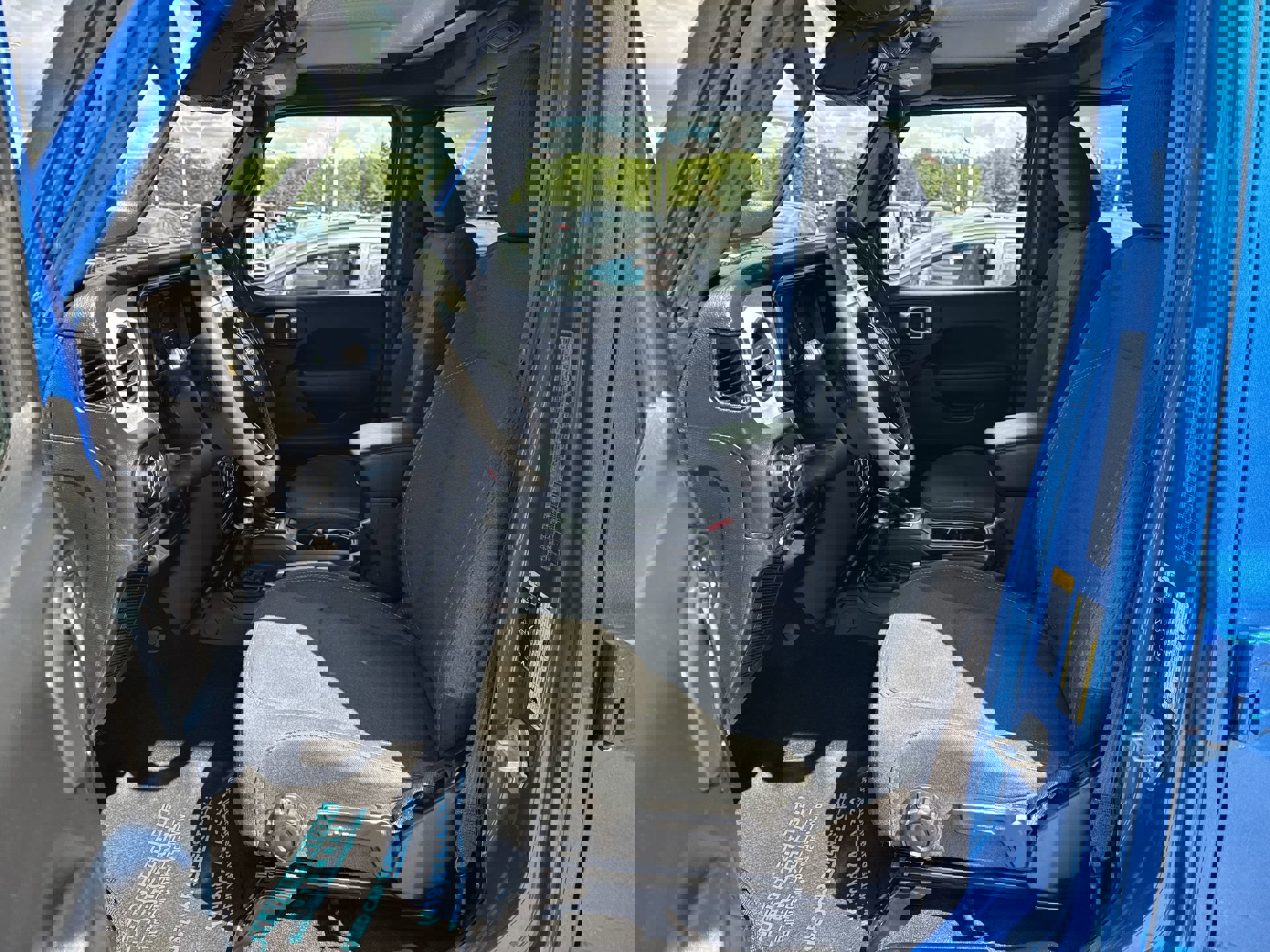 Used 2024 Jeep Wrangler Unlimited w/ Convenience Group image 18