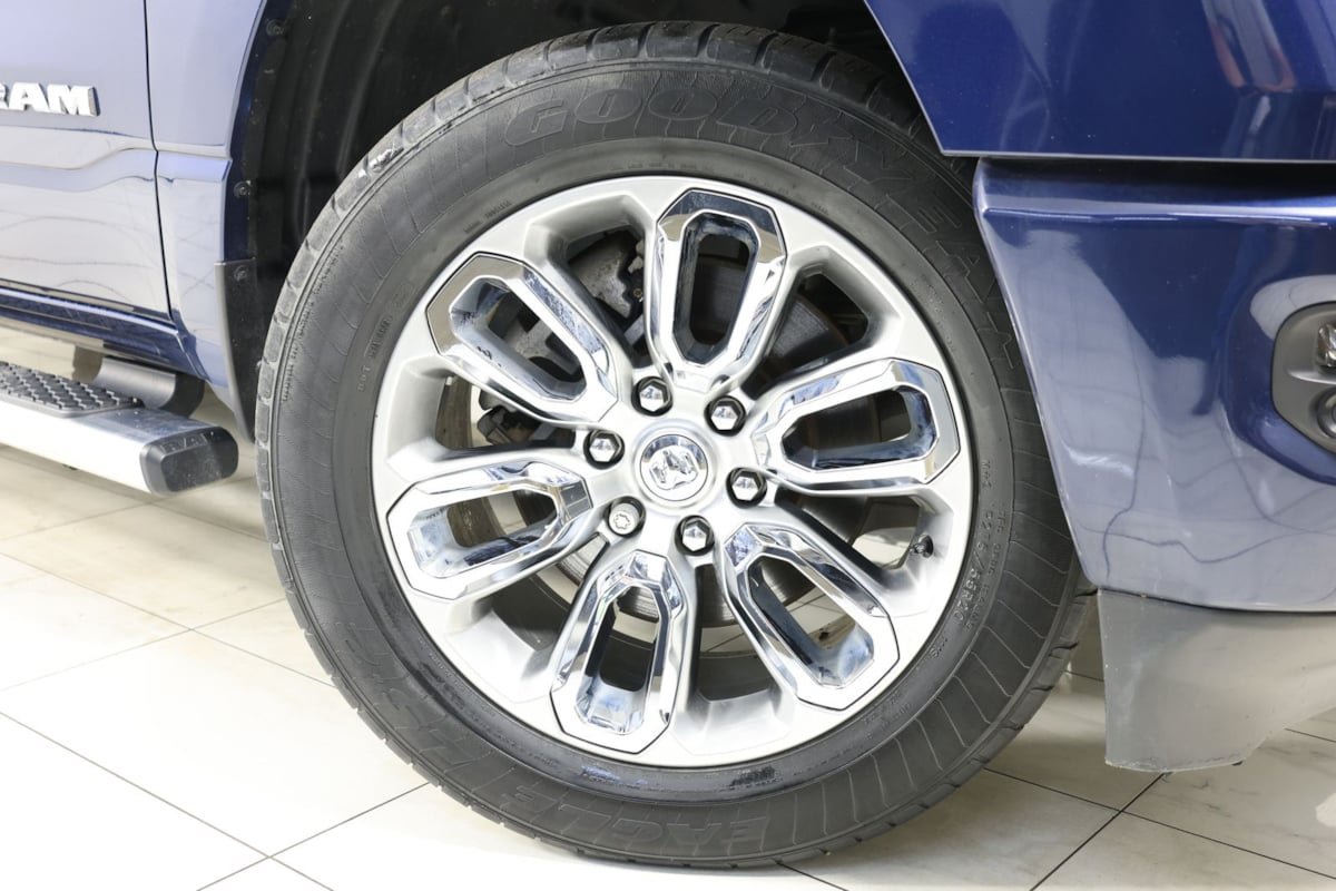 Used 2023 RAM 1500 Laramie AWD/4WD image 13