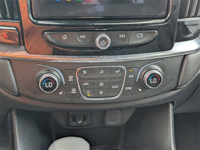 Used 2023 Chevrolet Traverse LT image 30