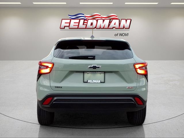 Used 2024 Chevrolet Trax RS w/ Driver Confidence Package FWD image 4