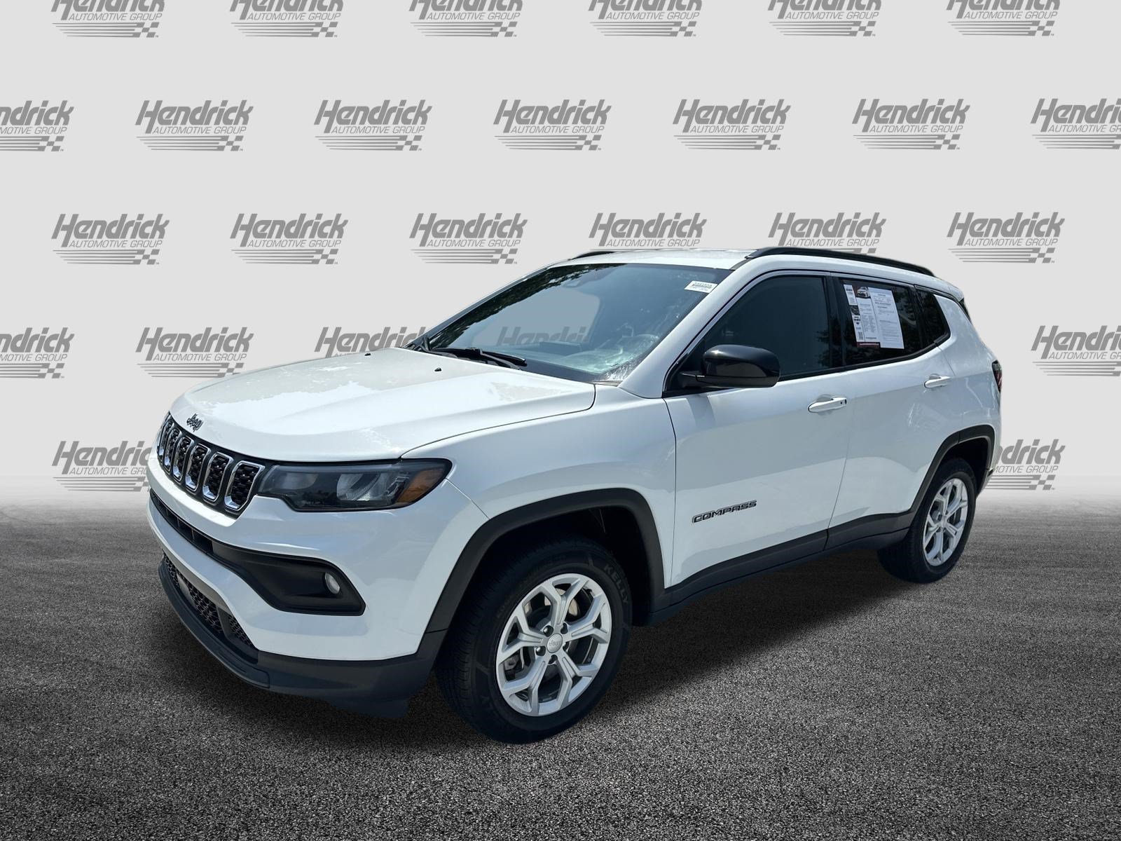 Used 2024 Jeep Compass Latitude AWD/4WD image 5