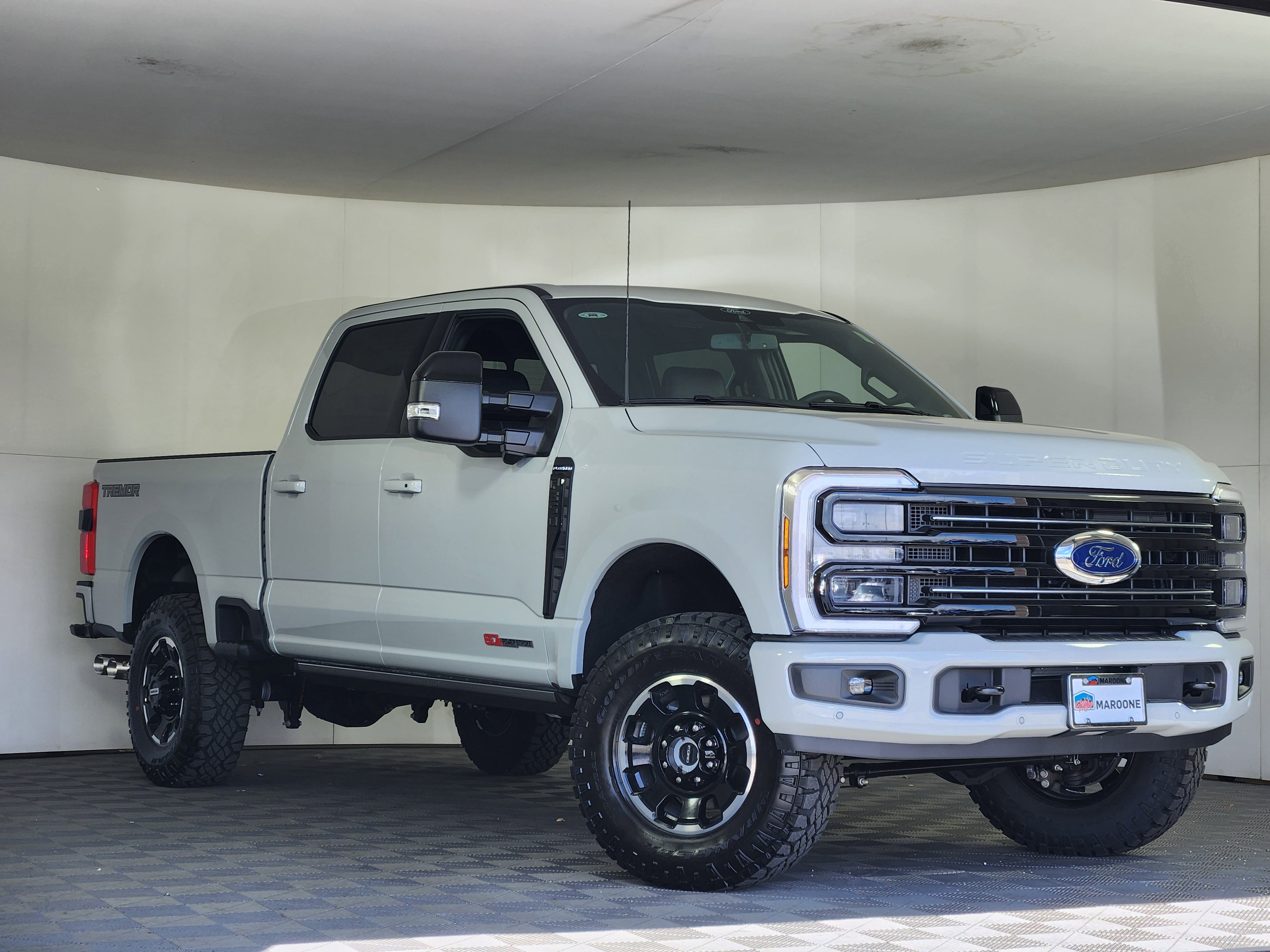 New 2026 Ford F350 Platinum w/ Tremor Off-Road Package AWD/4WD image 1