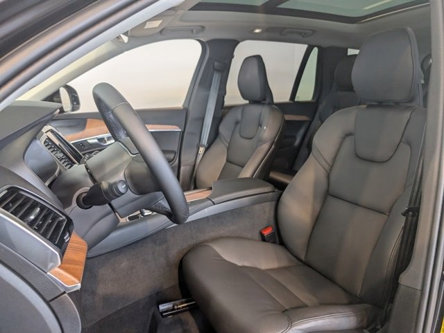Used 2024 Volvo XC90 B6 Plus w/ Protection Package Premier image 12