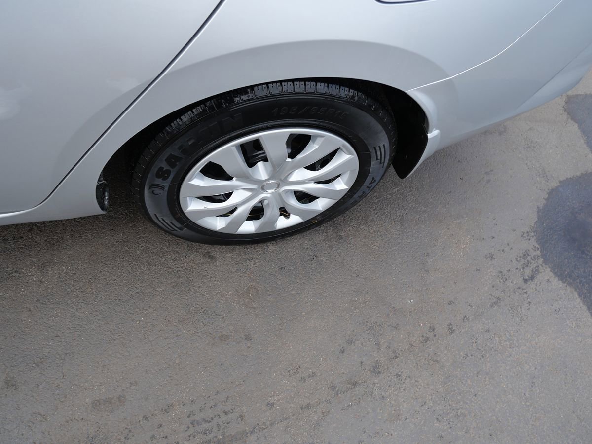Used 2020 Nissan Versa S FWD image 34