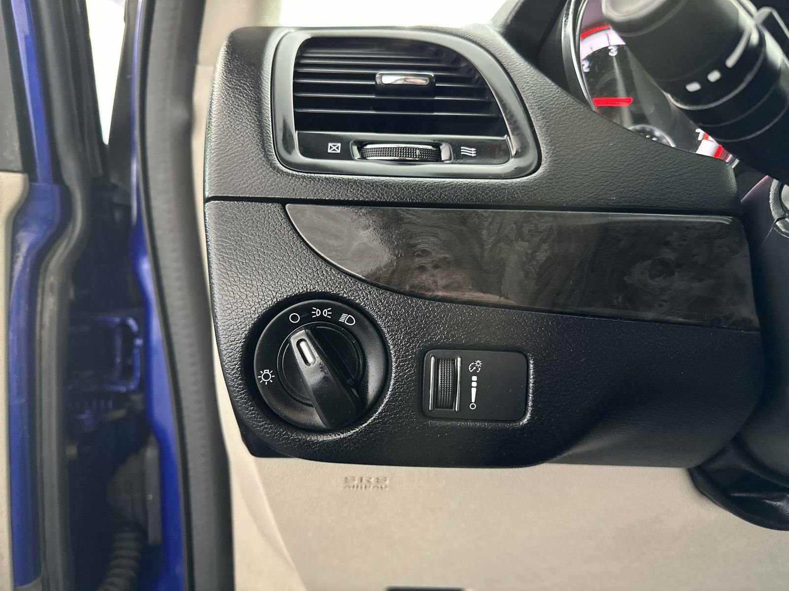 Used 2019 Dodge Grand Caravan SE image 18