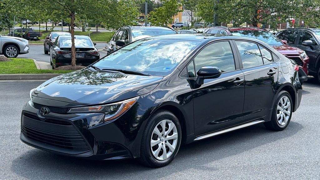 Used 2026 Toyota Corolla LE FWD image 2