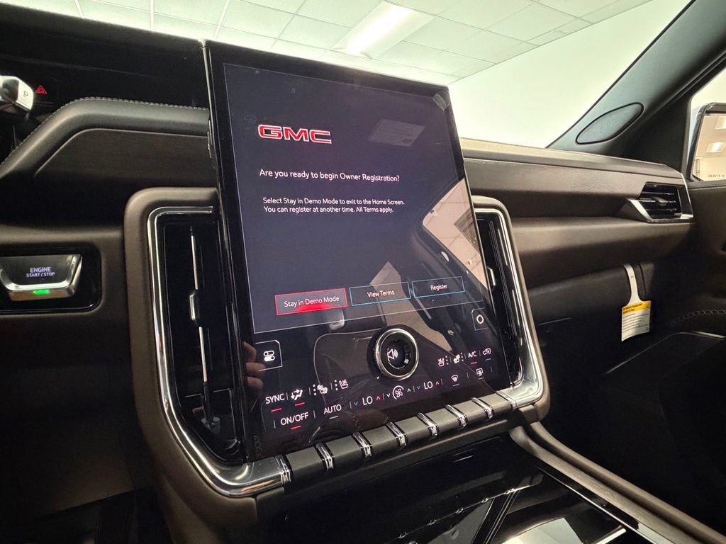 New 2026 GMC Yukon Denali Ultimate w/ LPO, Floor Liner Package AWD/4WD image 18