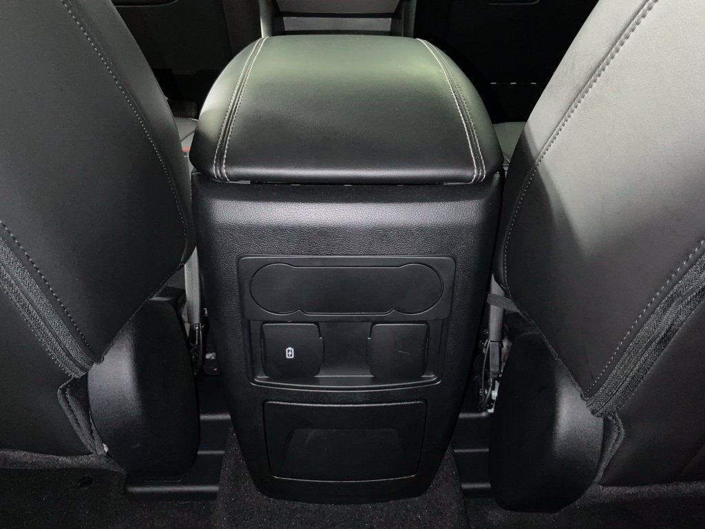 Used 2023 Ford Explorer XLT w/ Equipment Group 202A RWD image 18