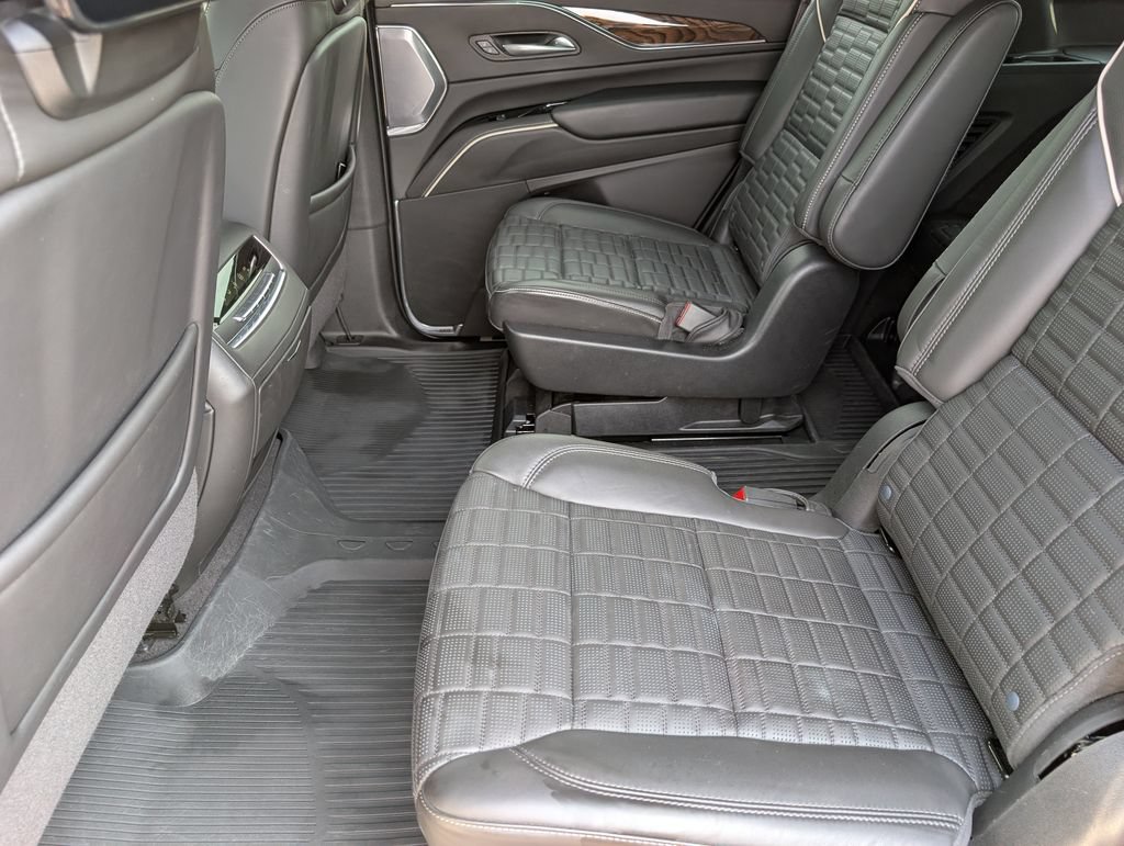 Certified 2024 Cadillac Escalade Sport Platinum w/ LPO, ONYX Package AWD/4WD image 17