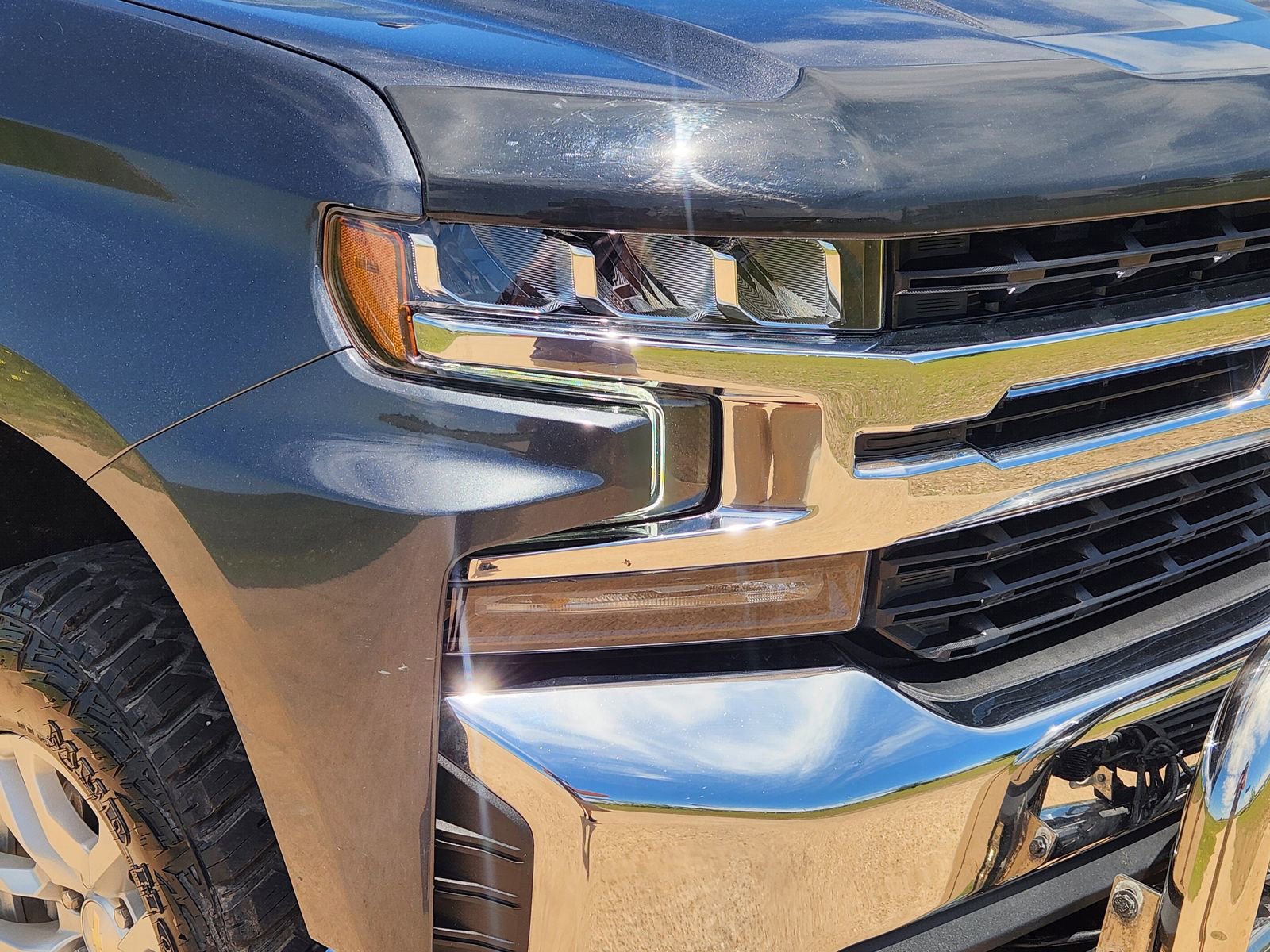 Used 2021 Chevrolet Silverado 1500 LT AWD/4WD image 11