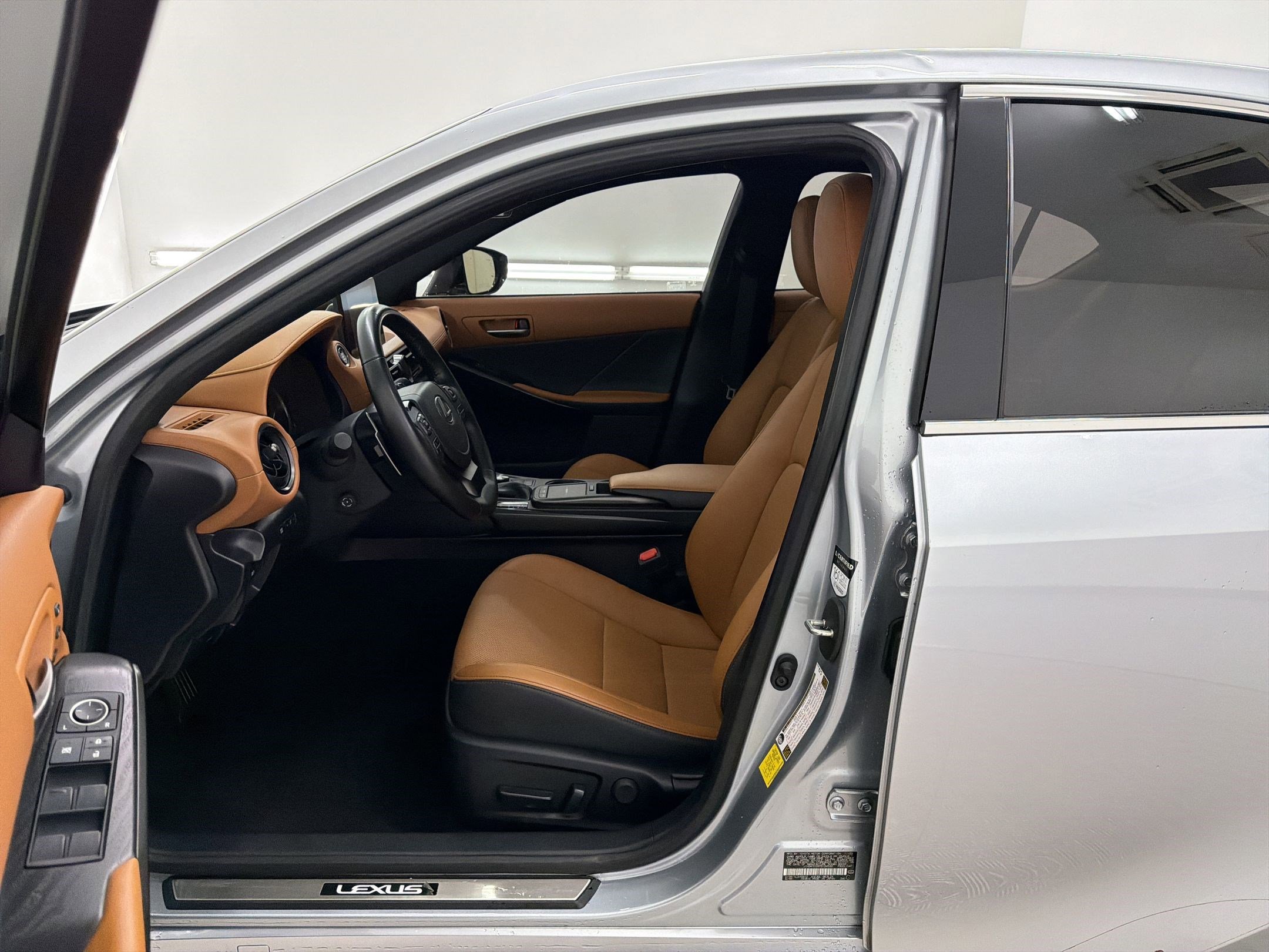 Certified 2023 Lexus IS 300 w/ Premium Package image 5