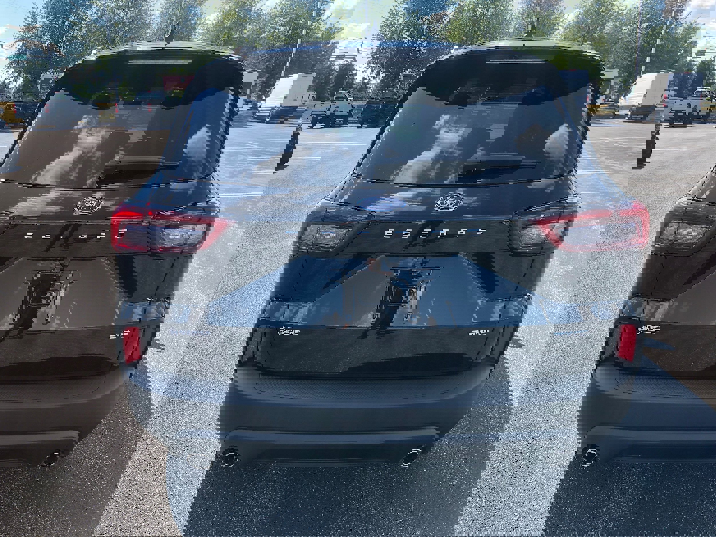 Used 2025 Ford Escape ST-Line w/ Cold Weather Package image 4