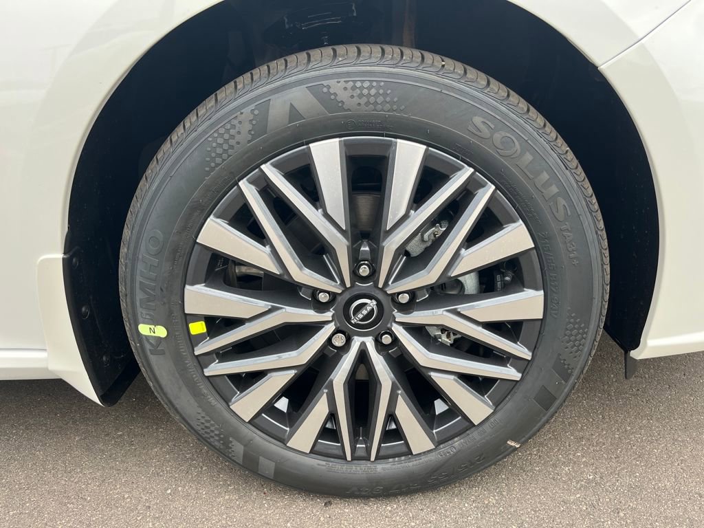 New 2026 Nissan Altima 2.5 SV image 11